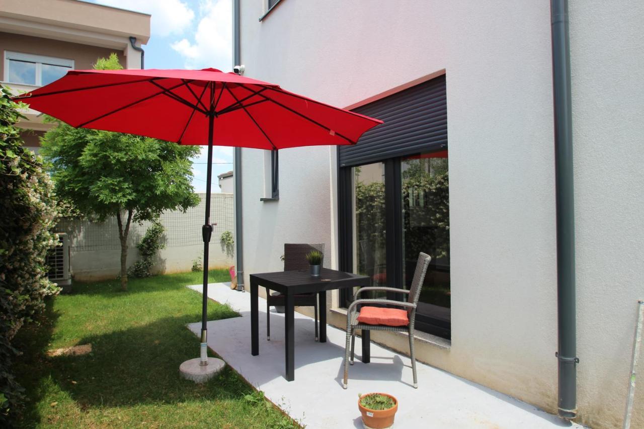 Valla Studio Apartments Fažana Esterno foto