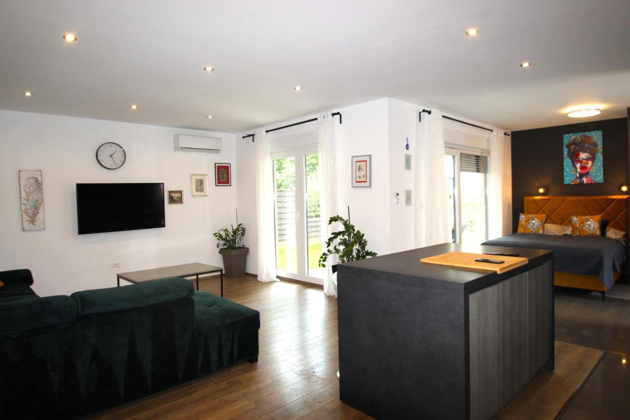 Valla Studio Apartments Fažana Esterno foto
